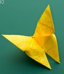 http://translate.googleusercontent.com/translate_c?depth=1&hl=es&rurl=translate.google.es&sl=auto&tl=es&u=http://www.fabdiy.com/diy-origami-butterfly/&usg=ALkJrhhcxztd4YkyaiYQcyJlpU9p0GRbgA