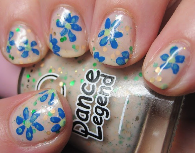 Floral mani with Dance Legend Creme Brulee glitter and Priti NYC