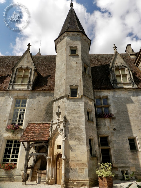 CHATEAUNEUF-EN-AUXOIS (21) - Château-fort