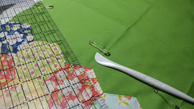 Using a Hera marker to mark quilting lines