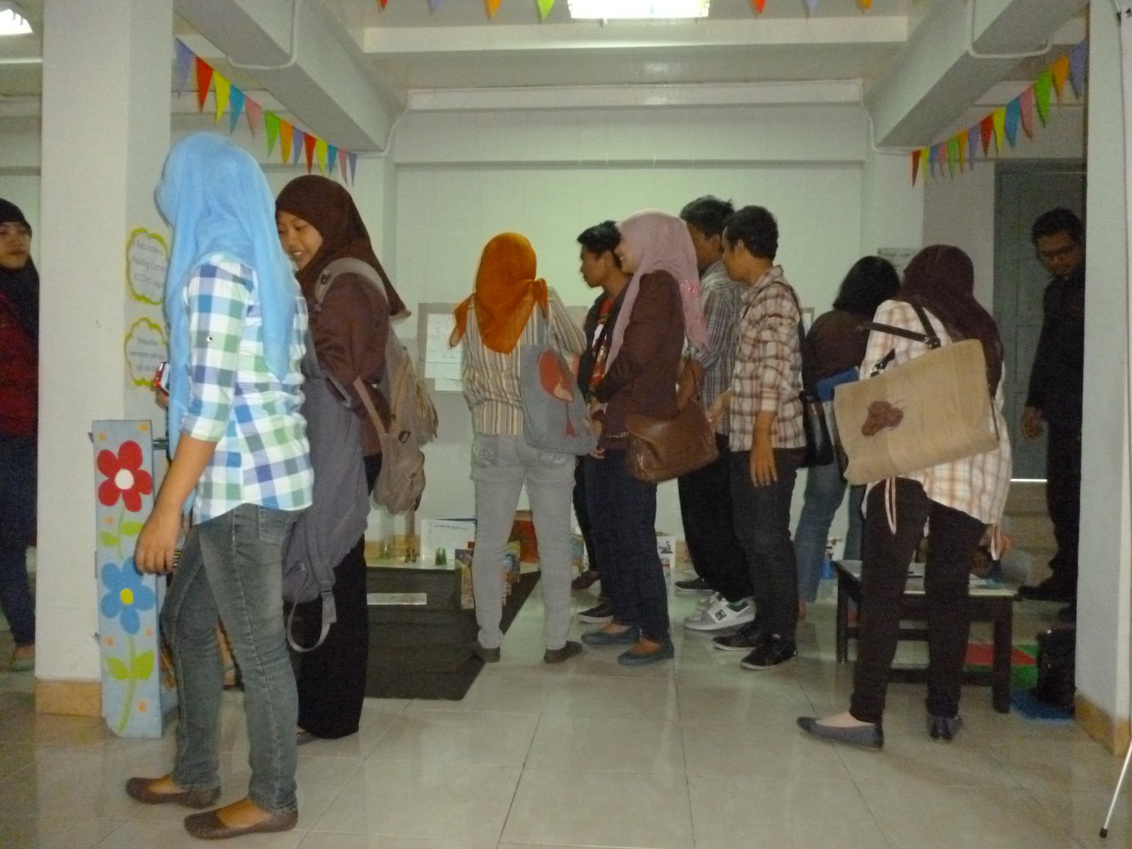 Perpustakaan Reading Corner ECCD RC ikut meramaikan pameran buku dengan tema keberagaman yang digelar di Museum Pendidikan Indonesia Universitas Negeri