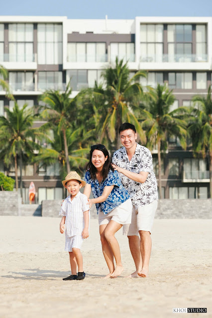 Family photography tour with professional photographer in Da Nang & Hoi An beach