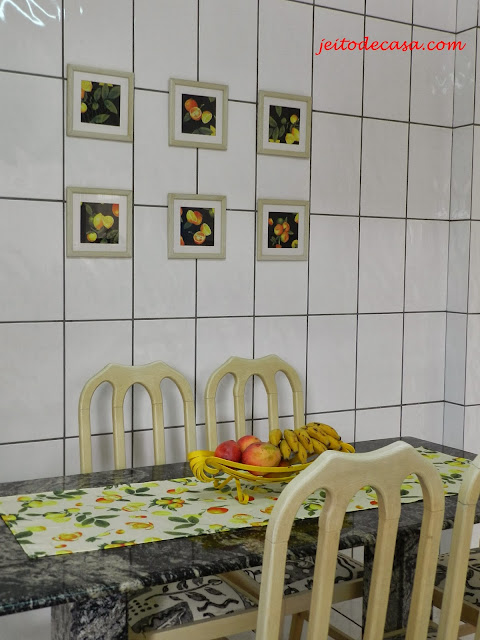 cozinha -com-rejunte-escuro-e-azulejo-branco