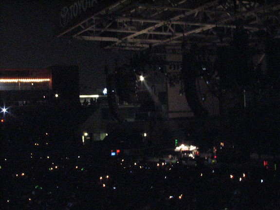 Page McConnell of Phish performing The Squirming Coil live in concert at TOYOTA PARK in Bridgeview, Illinois on August 11, 2009. Also hes my favorite dawg to chill with