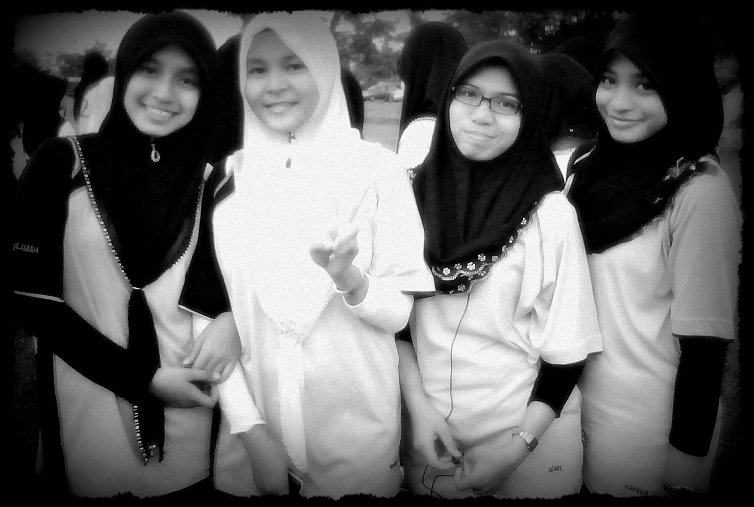 Zahiya Zainuddin  Find My Happiness: MEMORIES