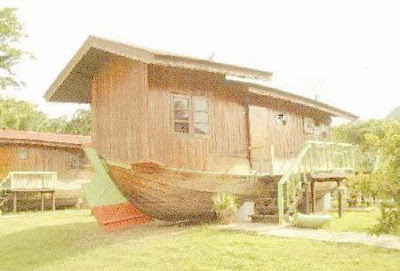 Desain Rumah Super Unik [ www.BlogApaAja.com ]