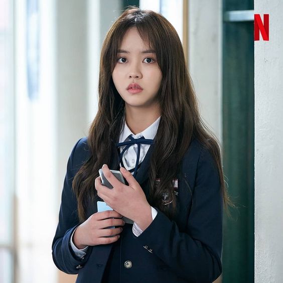 Karakter di Drama Korea Love Alarm : Kim So Hyun as Kim Jojo