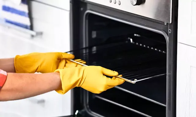 Clean Oven Trays