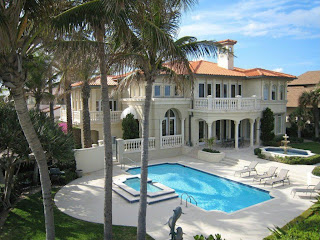 Foto del interior de una mansion al lado del mar en el area metropolitana de Miami