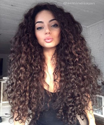 http://www.hairstyle.guru/15-luscious-long-hairstyles-for-curly-hair/