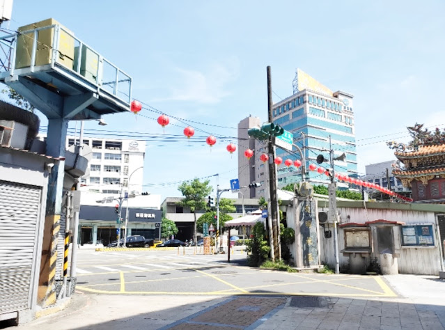 租- GK5605頭前庄捷運小店面 ﻿              特色說明1. 小資文創店面  2. 廉租頭前庄捷運店面 3. 人潮、住戶多，機能強  4. 近學校、公園，交通便利