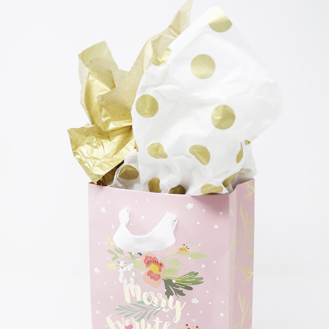 Holiday Gift Wrapping Inspiration - Tissue paper is the finishing touch! | creativebag.com