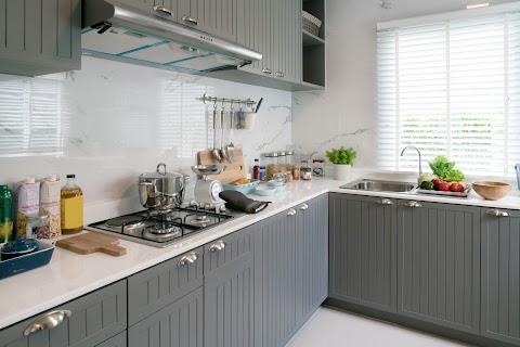 🍽️ 5 Tips Penting dalam Memilih dan Merencanakan Interior Kitchen Set Anda 🍽️