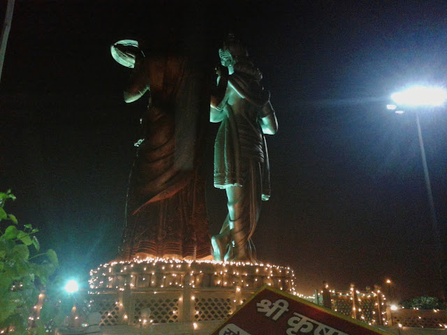 Lord Krishna and Radha Statue in Delhi, Lord Krishna and Radha Statue at Temple near Mukarba Chowk Flyover Delhi