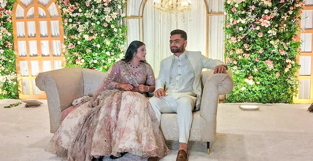 क्रिकेटर रिंकू सिंह ने समाजवादी पार्टी की सांसद प्रिया सरोज से लखनऊ में सगाई की | रिंकू सिंह ने प्रिया सरोज से रविवार को लखनऊ में सगाई की और उनकी शादी 18 नवंबर को वाराणसी के ताज होटल में होगी।