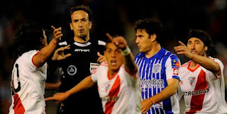 Federico Beligoy le roba un gol a River Plate