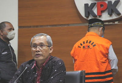 Terima Gratifikasi Proyek Infrastruktur dari 2010 - 2021, Kepala Daerah Dijemput Nginap di Rutan KPK