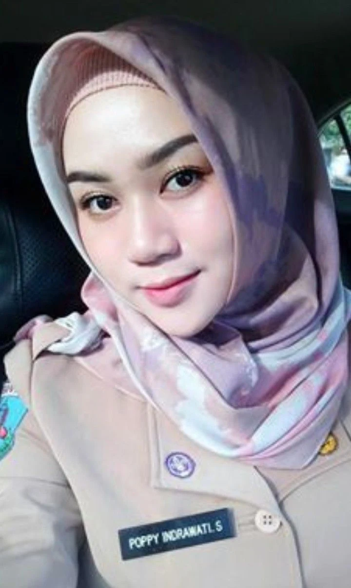 Abg hijab cantik manja