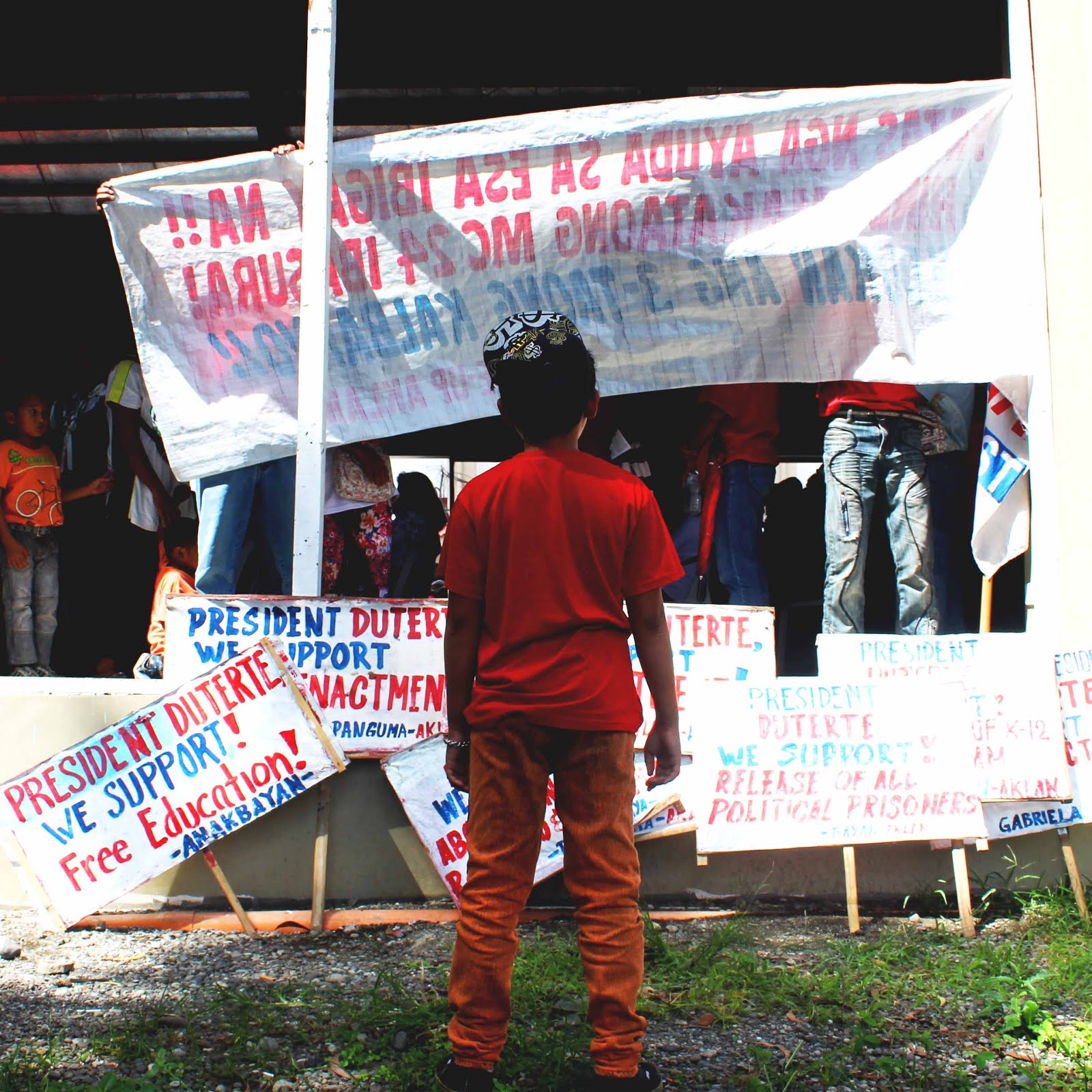 EVIDENCE of last year’s election still litter the narrow eskinitas of Barangay Rizal Pala-Pala II – faded stickers on lampposts, tarpaulins now used as makeshift roofs and campaign t-shirts hung out to dry with the other laundry. Advocacy, Iloilo, Miracle, Cancer, Rizal Pala-Pala II, Community, Commentary, War on Drugs, Rodrigo Duterte, Politics, Election