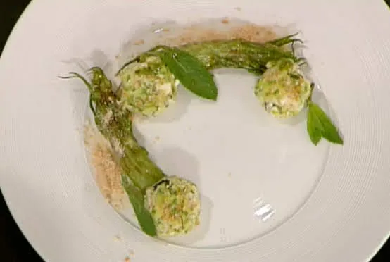 Polpette di zucchine e ricotta alla scapece con puntarelle