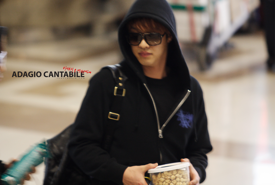 StarLoveSunshine   Y S H   PIC  SeungHo at Gimpo airport  Part 2