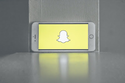 Snapchat يجذب المزيد من المستخدمين اليومية رغم تراجع في الإيرادات