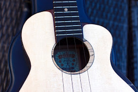 Moon Bird Tenor ukulele