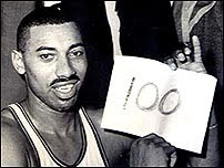 Wilt Chamberlain 100 pontos no mesmo jogo