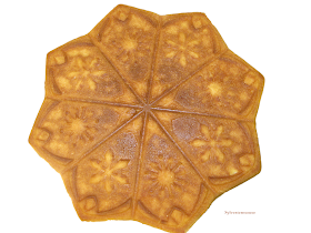 snowflake shaped cornbread made by Cynthia Sylvestermouse