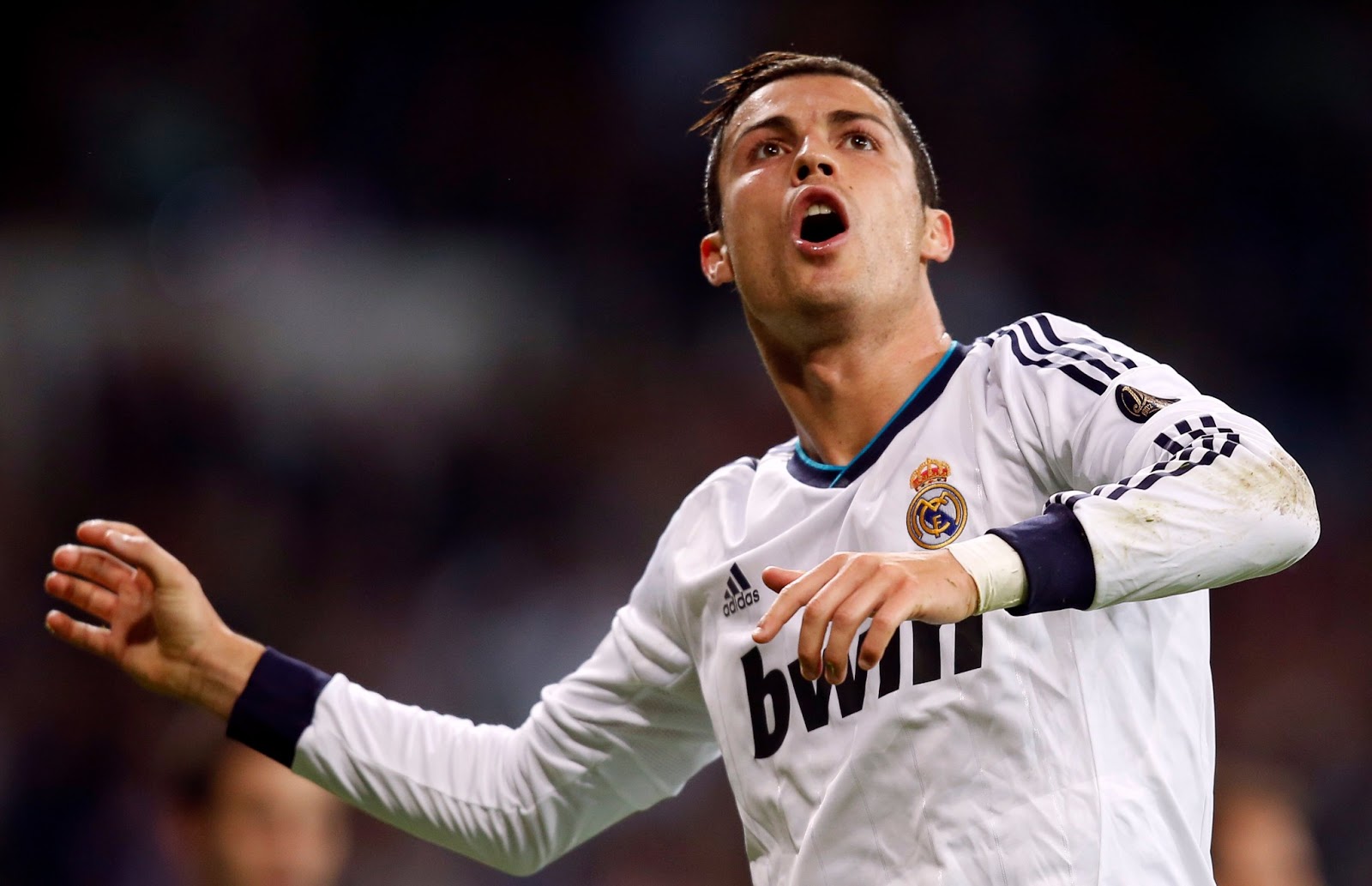 https://blogger.googleusercontent.com/img/b/R29vZ2xl/AVvXsEjUgG-XN7Lh9e-YCSNSjgeF5MPF9QwWscmE4wDh6JhVIdHDac1GxdgBhYkvzbv9GmWbxVOVs8fM1YMLtZsuoTakC5b1LGsuJdCjRugjtMNIH2jNOlpJpZgpQ7d9jTr6-AV6RcnoW1VC01eG/s1600/Cristiano-Ronaldo-2013-HD-Wallpaper-Picture-Real-Madrid-2.jpg
