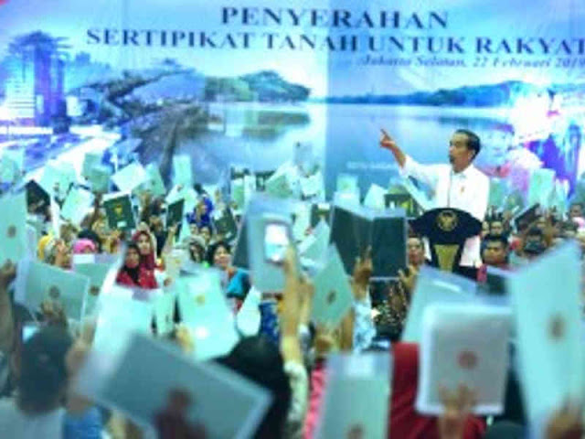 Jokowi Tetap Lanjutkan Program Bagi Sertifikat Tanah Rakyat