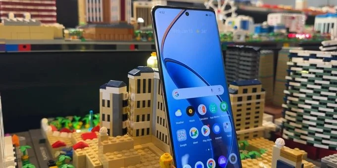 Leaked! Realme 12 Pro+ Stuns with 120Hz OLED & 50MP Camera Powerhouse (Hands-On Images)