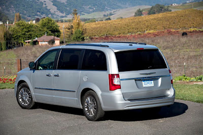 2012 Chrysler Town and Country Exterior