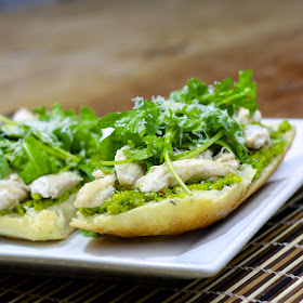 chicken sandwiches with green pea spread