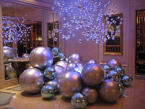 wall decor ideas for small living room Christmas Party Decoration Ideas | 500 x 375
