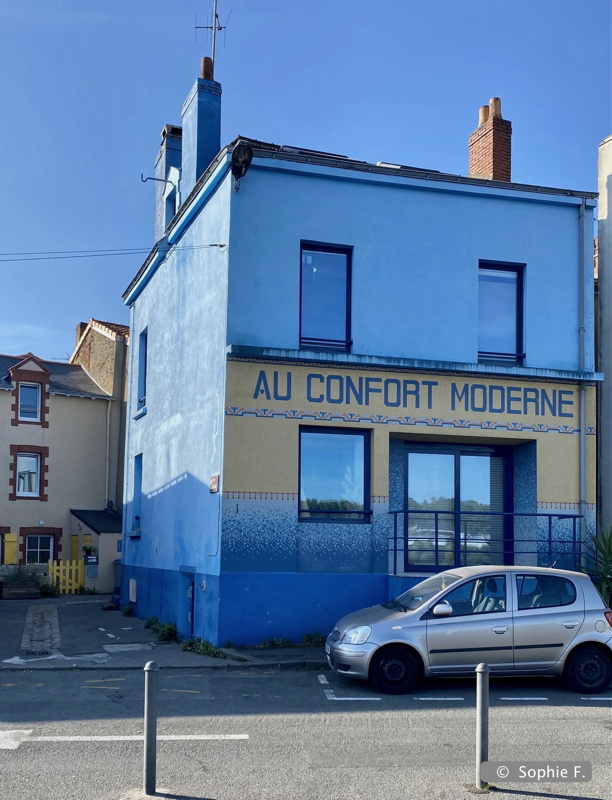 Enseigne mosaïque Au confort moderne, Rezé