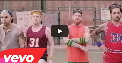 Fall Out Boy, videoclip oficial de la canción "Irresistible"