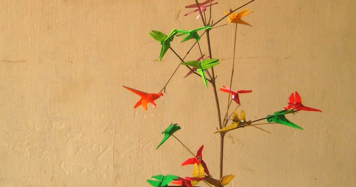 Kolase Burung  Merak Dari Kertas Origami Paimin Gambar 