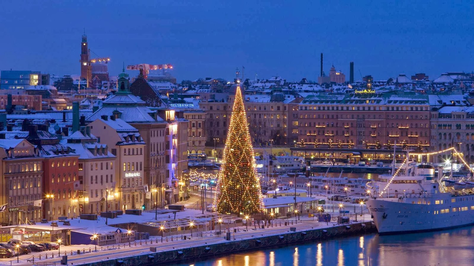 Love at First Sight in Gamla Stan, the old town in Stockholm