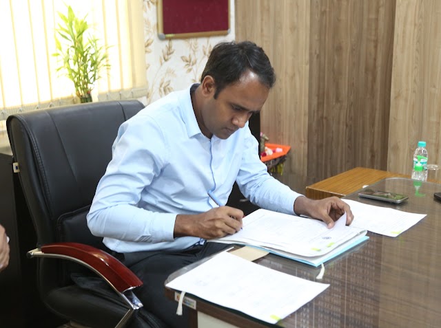 समय पर कार्य नहीं करने वाले ठेकेदारों को कलेक्टर के निर्देश पर किया गया टर्मिनेट