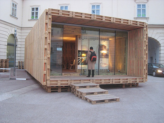 Desain rumah dari  kayu  pallet bekas 1000 Inspirasi 
