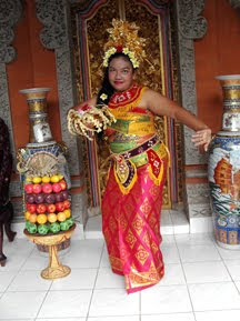 Pakaian Adat Bali Indonesia