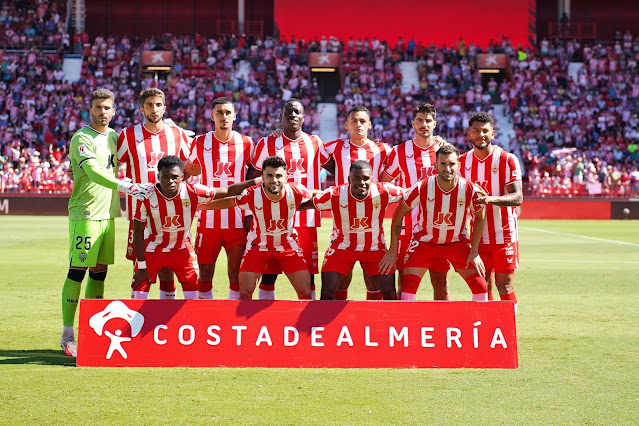 U. D. ALMERÍA. Temporada 2023-24. Luis Maximiano, Edgar González, Chumi, Dion Lopy, Kaiky, Gonzalo Melero, Luis Suárez. Largie Ramazani, Arnau Puigmal, Sergio Akieme, Léo Baptistão. U. D. ALMERÍA 3 🆚 GRANADA C. F. 3 Domingo 01/10/2023, 14:00 horas. Campeonato de Liga de 1ª División, jornada 8. Almería, Power Horse Stadium: 14.264 espectadores. GOLES: ⚽1-0: 41’, Luis Suárez. ⚽2-0: 44’, Luis Suárez. ⚽3-0: 45+1’, Luis Suárez. ⚽3-1: 66’, Bryan Zaragoza, de penalti. ⚽3-2: 70’, Ricard Sánchez. ⚽3-3: 96’, Myrto Uzuni.