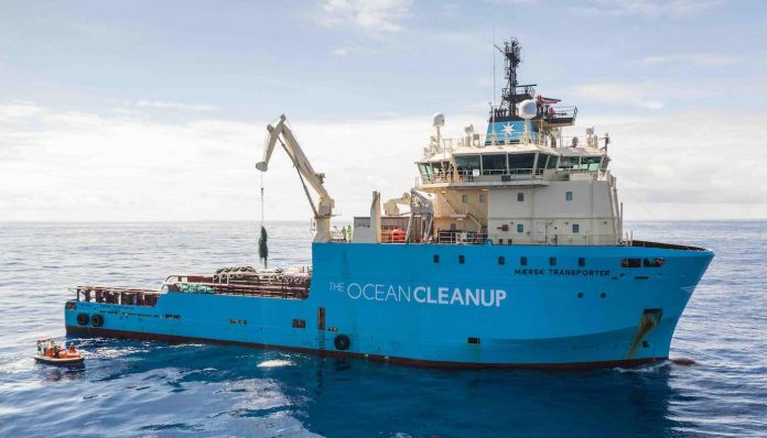 This Huge Floating Machine Successfully Collects Plastic From Great Pacific Garbage Patch