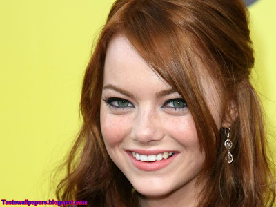 Emma StoneBlue Eye Girl Wallpaper