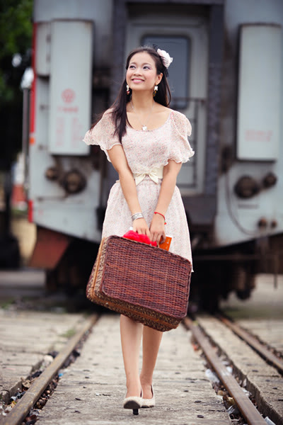 beautiful-girl-with-angle-smile