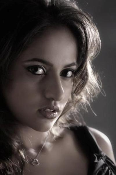 Hot and sexy Photos of srilankan actress udari warnakulasuriya