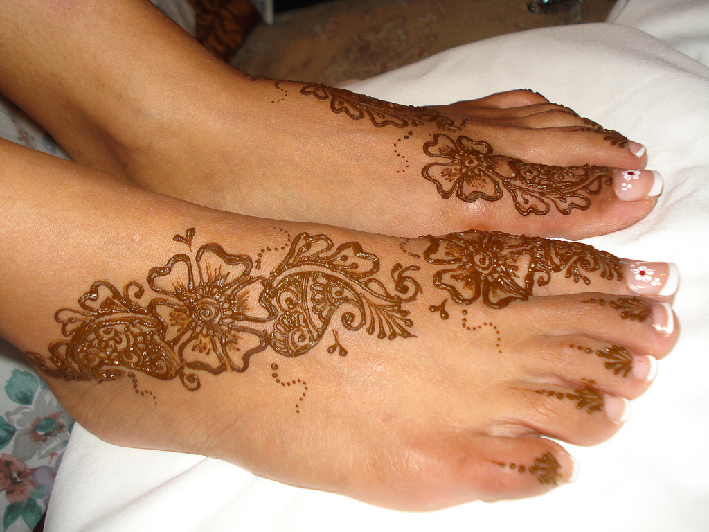 Simple Henna Tattoo Designs for Hands