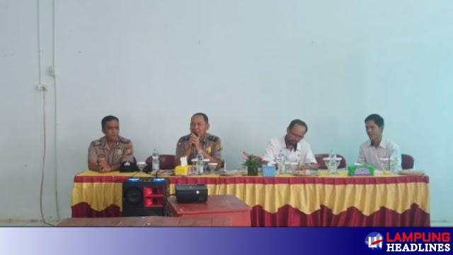 Cegah Kenakalan Remaja Sat Binmas Polres Lampung Barat Melakukan Penyuluhan di Sekolah