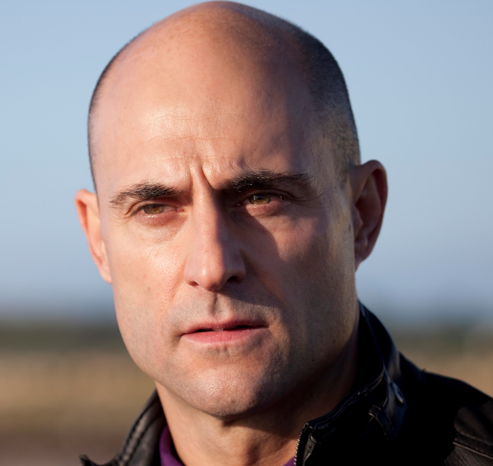 Mark Strong - Picture Colection